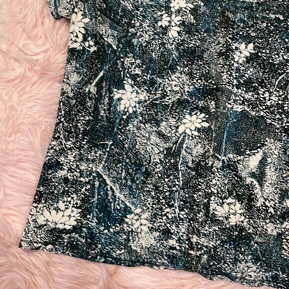 Lululemon Wildwood White Multi-color/Nocturnal Teal Seek The Heat Shirt - Picture 9 of 11